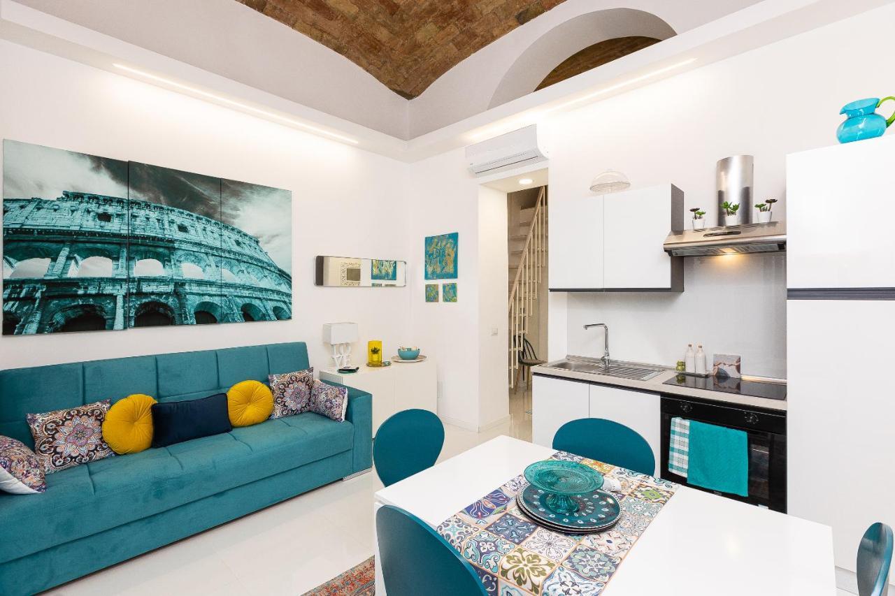 Apartment First Rom